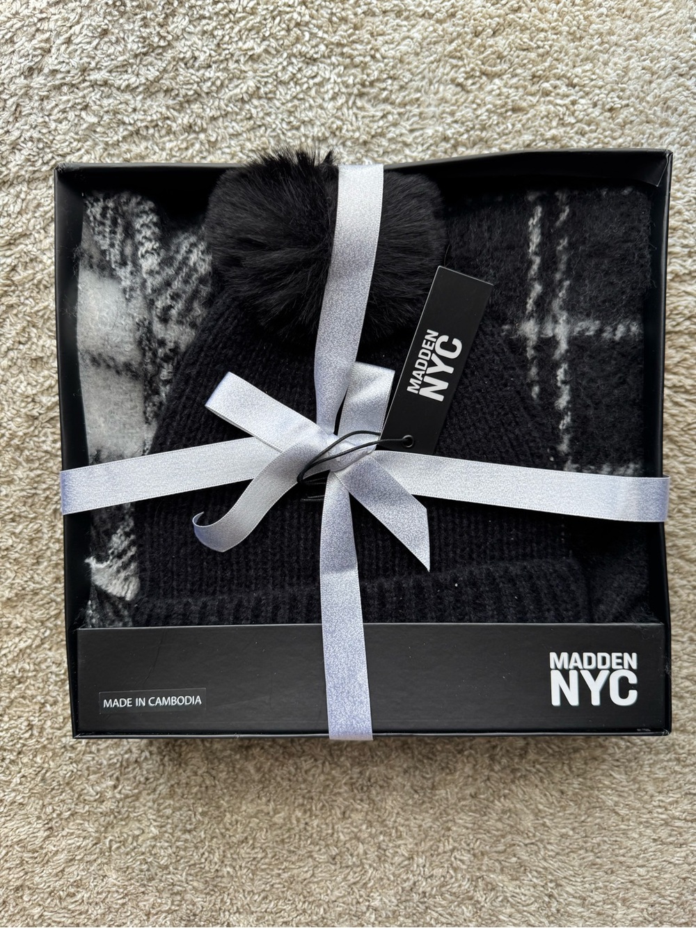 Madden NYC Black Plaid Beanie & Scarf Gift Set Faux Fur Pom NWT